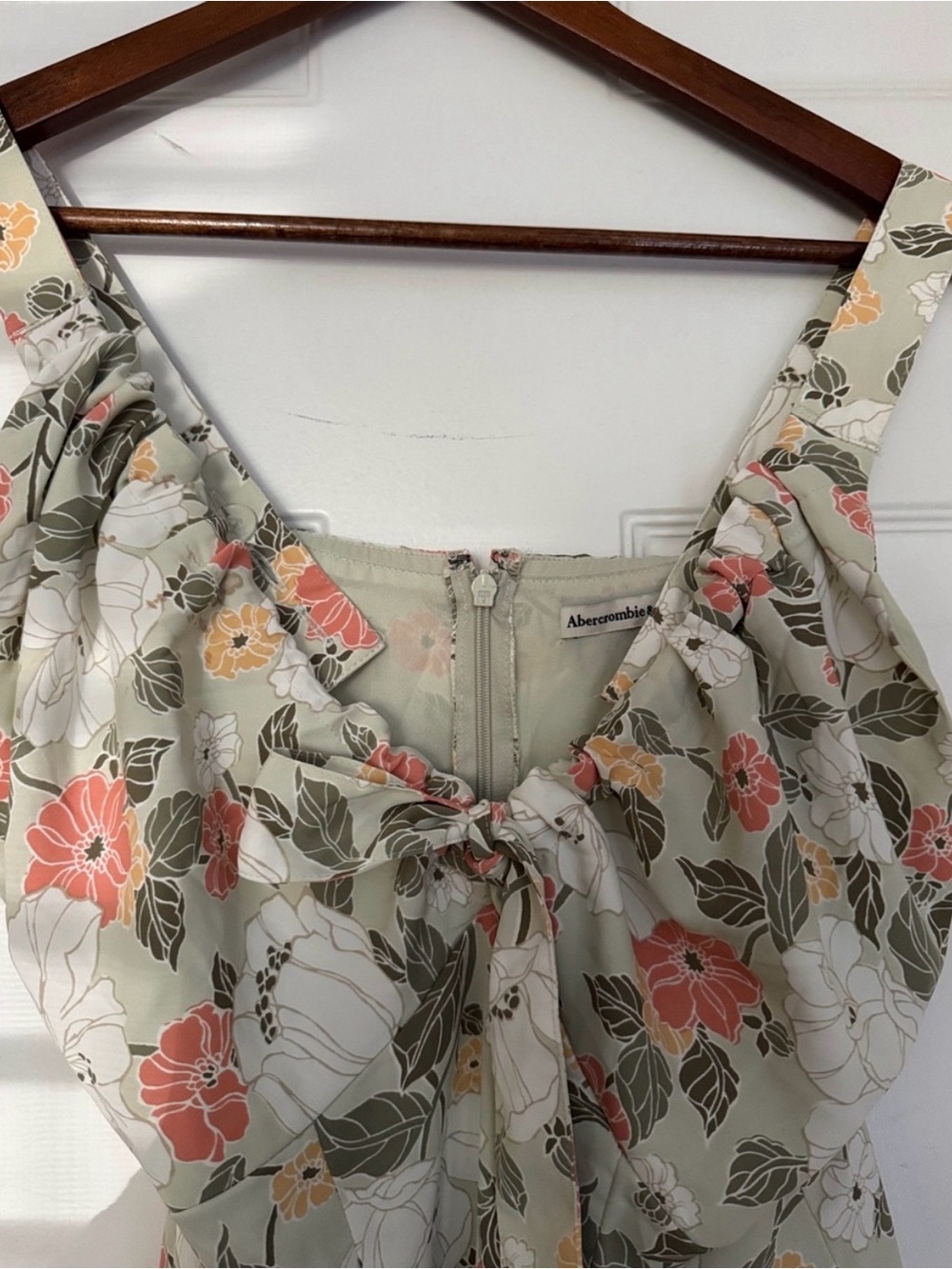 Abercrombie & Fitch Cream Floral Tie-Front Midi Dress with Pink and Green Blooms - Picture 5 of 7